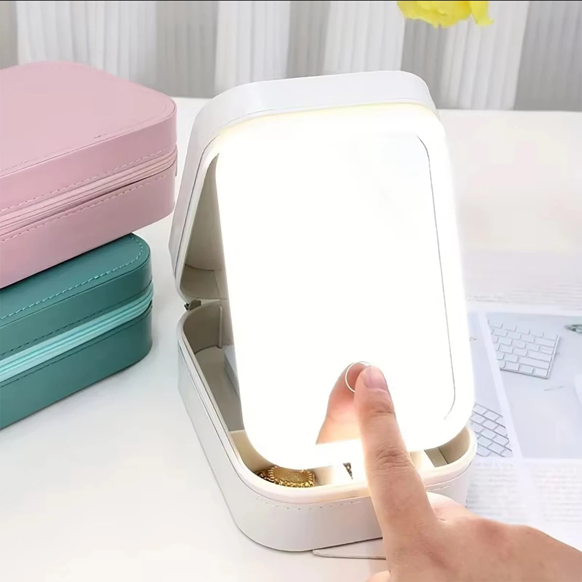 Mini  Portable cosmetic box Led - The Unique Gallery